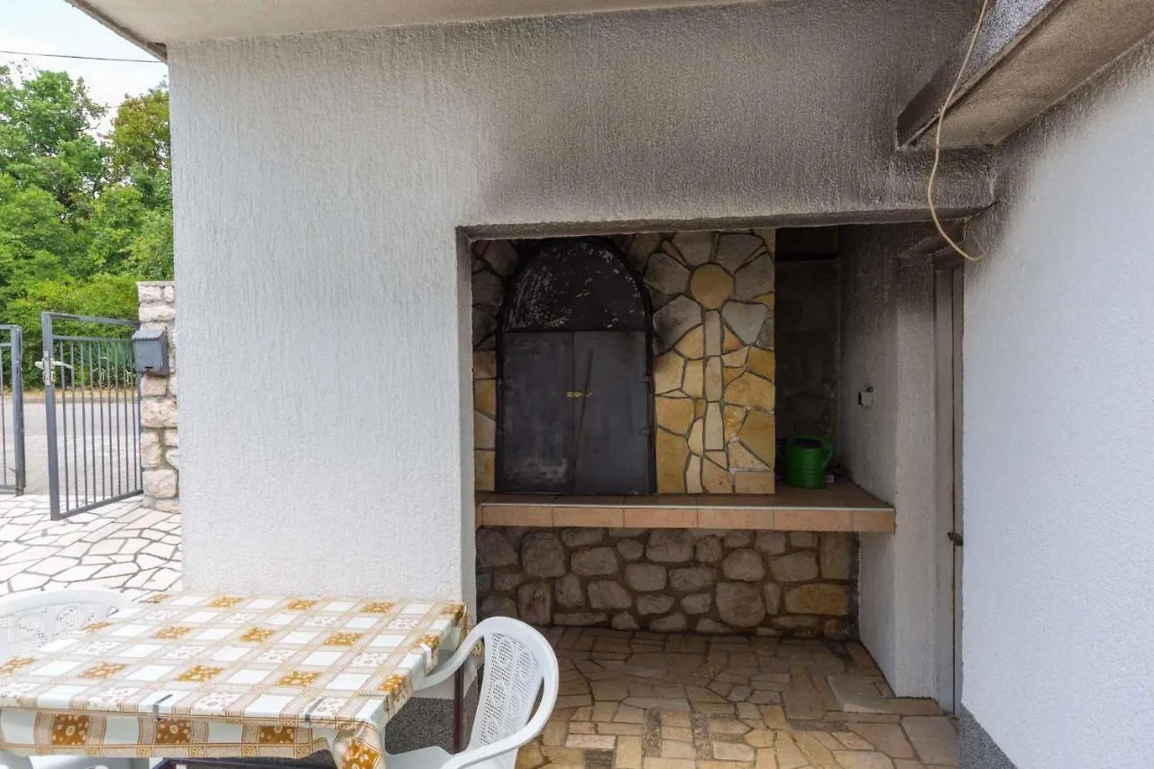 Apartments In Novi Vinodolski 39125